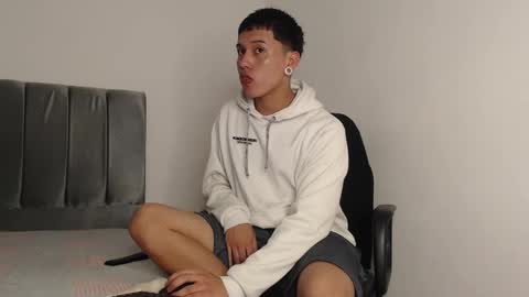 Snapshot of alex__lover chatting on January 2025 12:30:01 AM Owen online show from January 2025 12:30:01 AM