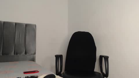 Snapshot of alex__lover chatting on January 2025 03:33:01 AM Owen online show from January 2025 03:33:01 AM