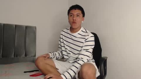 Snapshot of alex__lover chatting on January 2025 01:47:01 AM Owen online show from January 2025 01:47:01 AM