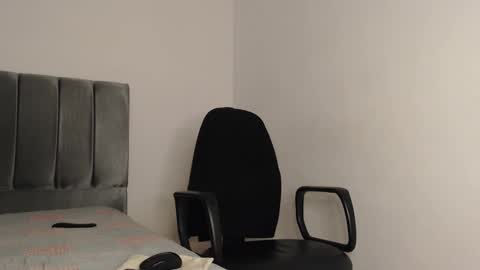 Snapshot of alex__lover chatting on January 2025 01:50:01 AM Owen online show from January 2025 01:50:01 AM