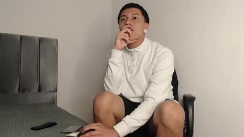 Snapshot of alex__lover chatting on January 2025 05:30:01 AM Owen online show from January 2025 05:30:01 AM