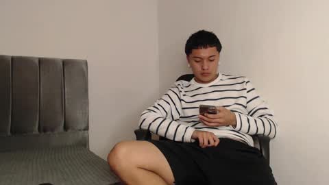 Snapshot of alex__lover chatting on February 2025 05:05:02 AM Owen online show from February 2025 05:05:02 AM