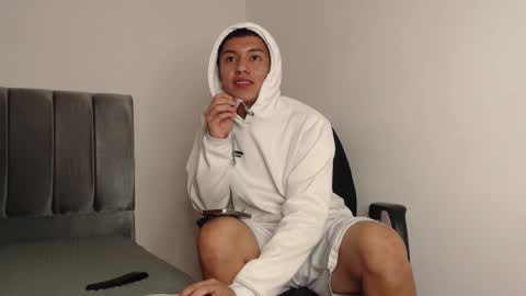 Snapshot of alex__lover chatting on February 2025 05:26:02 AM Owen online show from February 2025 05:26:02 AM