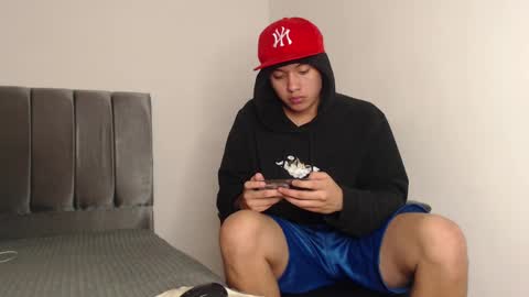 Snapshot of alex__lover chatting on February 2025 06:50:02 AM Owen online show from February 2025 06:50:02 AM