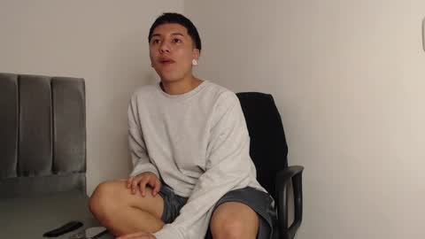 Snapshot of alex__lover chatting on February 2025 05:20:01 AM Owen online show from February 2025 05:20:01 AM