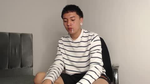 Snapshot of alex__lover chatting on October 2025 03:17:01 AM Owen online show from October 2025 03:17:01 AM