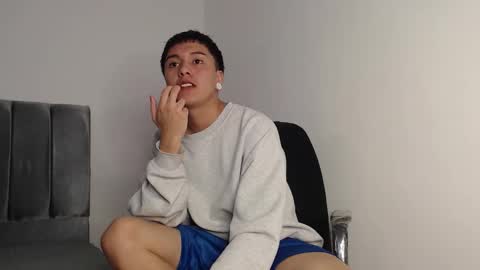 Snapshot of alex__lover chatting on November 2025 01:39:01 AM Owen online show from November 2025 01:39:01 AM