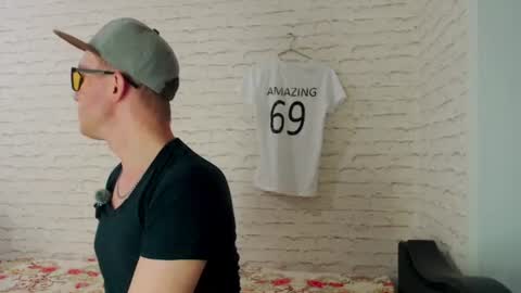 Alex Amazing online show from June 2026 10:01:02 PM