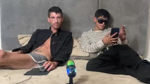 Snapshot of alex_and_charlie chatting on April 2026 10:19:01 AM alex_and_charlie online show from April 2026 10:19:01 AM
