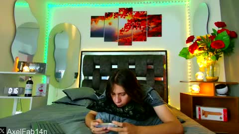 sneider online show from February 2025 06:22:01 PM