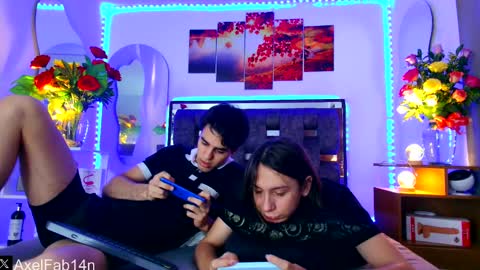 sneider online show from February 2025 10:04:01 PM