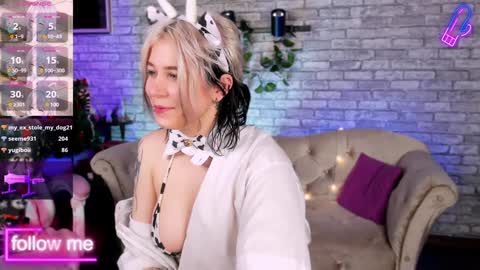 alex_howell online show from January 2025 04:00:01 AM