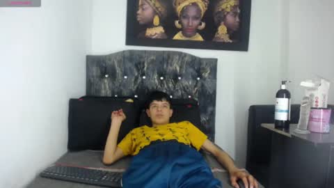 Snapshot of alex_it0 chatting on May 2026 12:22:02 PM alex_it0 online show from May 2026 12:22:02 PM