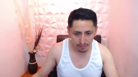 Snapshot of alex_levi chatting on May 2026 01:28:01 PM Alex online show from May 2026 01:28:01 PM