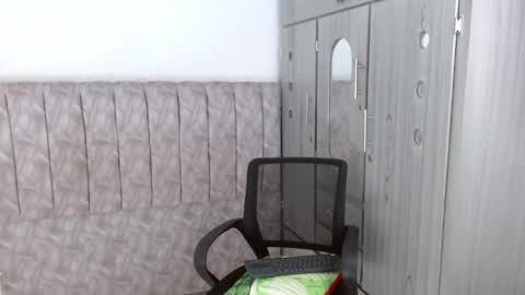 Snapshot of alex_martin47 chatting on May 2026 09:32:01 PM alex online show from May 2026 09:32:01 PM
