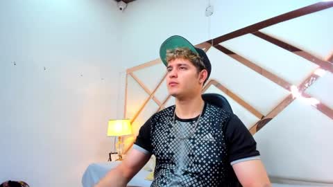 Alex  online show from April 2026 07:41:01 PM