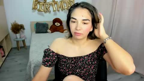 Snapshot of alexa_dolly chatting on July 2026 06:45:01 AM Alexa online show from July 2026 06:45:01 AM