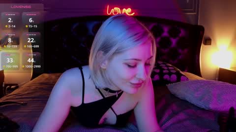Snapshot of alexa_novak chatting on January 2025 01:50:01 AM Alexa online show from January 2025 01:50:01 AM