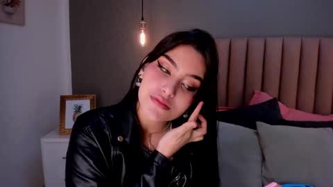 Alexa Thaylor online show from February 2025 02:59:02 PM