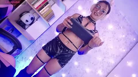 Snapshot of alexaavandercloude chatting on May 2026 09:12:02 PM alexaavandercloude online show from May 2026 09:12:02 PM
