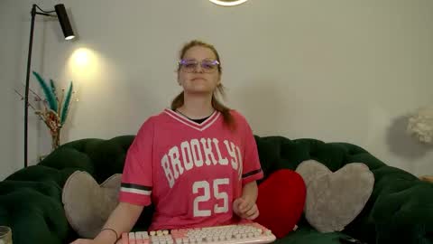 AlexaAvery online show from May 2026 06:43:02 AM