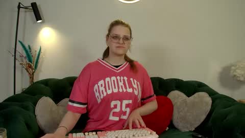 AlexaAvery online show from May 2026 07:05:02 AM