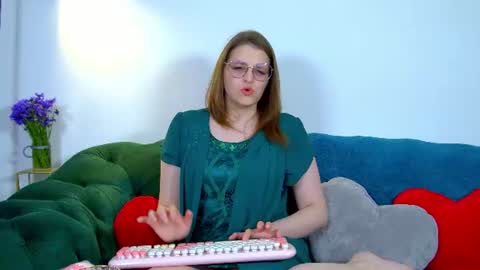Snapshot of alexaavery chatting on June 2026 07:03:02 PM AlexaAvery online show from June 2026 07:03:02 PM