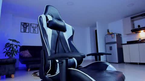 Snapshot of alexander_collin_ chatting on December 2024 11:41:02 AM Alex Collin online show from December 2024 11:41:02 AM