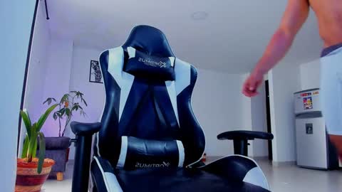 Snapshot of alexander_collin_ chatting on January 2025 12:59:01 PM Alex Collin online show from January 2025 12:59:01 PM