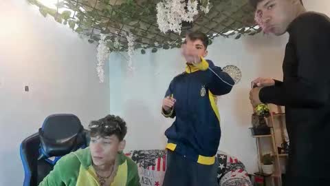 chicos hot online show from October 2025 02:53:01 PM