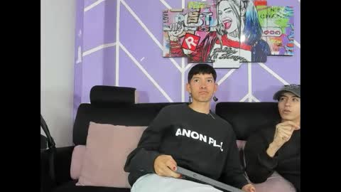 chicos hot online show from April 2026 01:20:01 PM