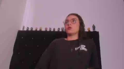 alexandra clauss online show from June 2026 07:45:01 PM