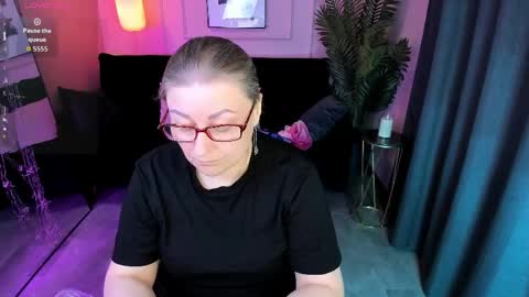 Alexandra online show from April 2026 08:53:02 PM