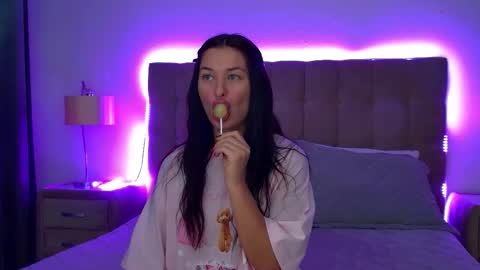 AlexandraBloom online show from November 2025 07:02:02 PM