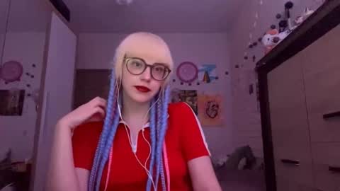 Lia online show from November 2025 02:31:02 PM