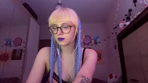 Lia online show from December 2025 02:33:02 PM