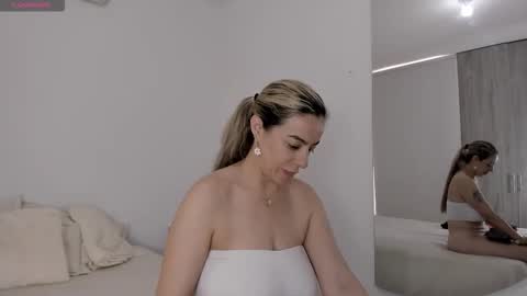 alexastormm online show from February 2026 05:00:02 PM