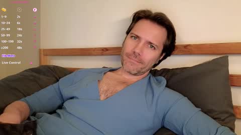 Snapshot of alexdarwin157 chatting on October 2025 03:57:02 PM Alex online show from October 2025 03:57:02 PM