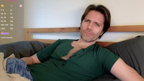 Snapshot of alexdarwin157 chatting on October 2025 03:40:01 PM Alex online show from October 2025 03:40:01 PM