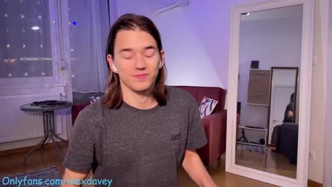 Snapshot of alexdavey chatting on December 2024 06:01:02 PM           online show from December 2024 06:01:02 PM