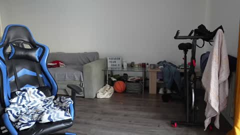 Snapshot of alexfit96 chatting on February 2025 01:43:01 PM alexfit96 online show from February 2025 01:43:01 PM
