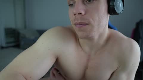 Snapshot of alexfit96 chatting on February 2025 01:54:02 PM alexfit96 online show from February 2025 01:54:02 PM