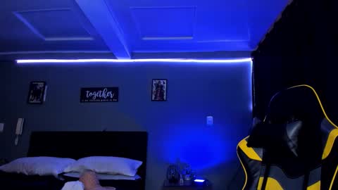 Snapshot of alexgiraldo__ chatting on October 2025 11:18:02 AM alexgiraldo__ online show from October 2025 11:18:02 AM