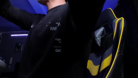 Snapshot of alexgiraldo__ chatting on October 2025 02:33:01 AM alexgiraldo__ online show from October 2025 02:33:01 AM