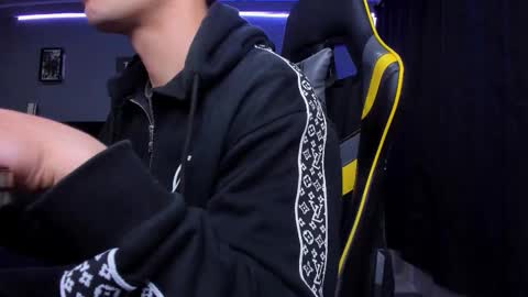 Snapshot of alexgiraldo__ chatting on October 2025 09:38:02 AM alexgiraldo__ online show from October 2025 09:38:02 AM