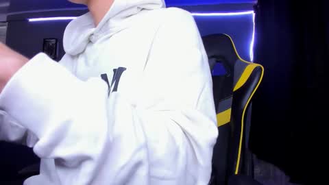 Snapshot of alexgiraldo__ chatting on November 2025 12:37:02 PM alexgiraldo__ online show from November 2025 12:37:02 PM