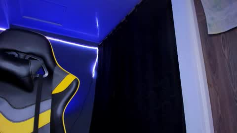 Snapshot of alexgiraldo__ chatting on November 2025 07:07:01 AM alexgiraldo__ online show from November 2025 07:07:01 AM