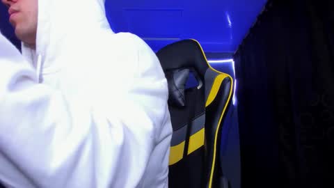 Snapshot of alexgiraldo__ chatting on November 2025 04:32:02 AM alexgiraldo__ online show from November 2025 04:32:02 AM