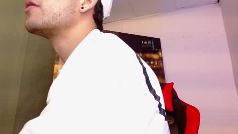 alexgiraldo__ online show from April 2026 02:40:02 AM