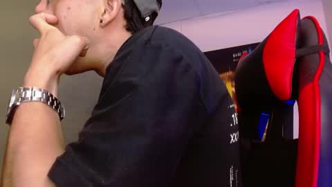 alexgiraldo__ online show from May 2026 02:28:01 AM
